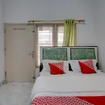 Oyo 92833 Penginapan Syariah