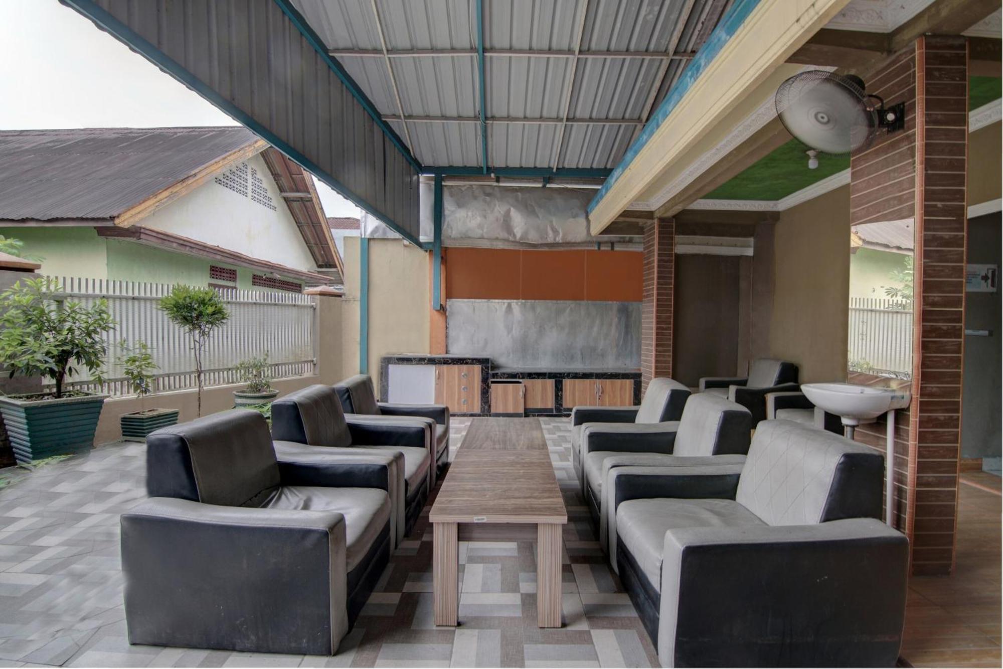 Oyo 92833 Syariah 2*